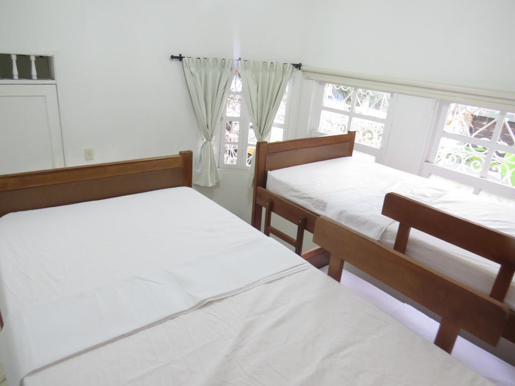 Hostal Casa Prado Медельин Экстерьер фото
