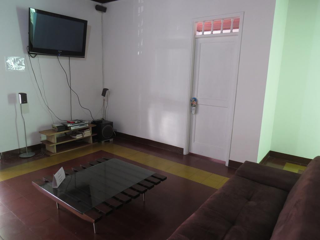 Hostal Casa Prado Медельин Экстерьер фото