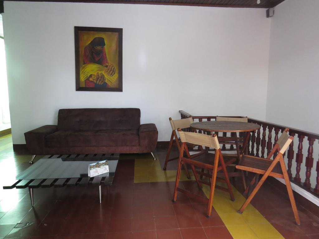 Hostal Casa Prado Медельин Экстерьер фото