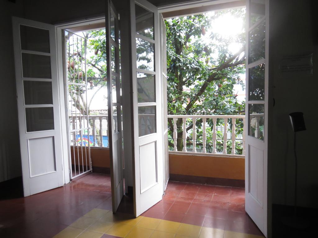 Hostal Casa Prado Медельин Экстерьер фото