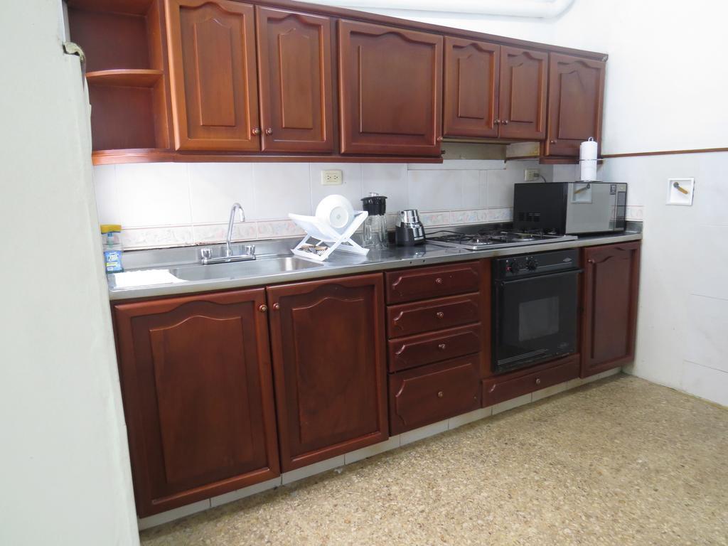 Hostal Casa Prado Медельин Экстерьер фото
